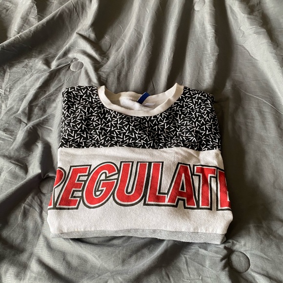 Sweatshirt - Picture 5 of 5